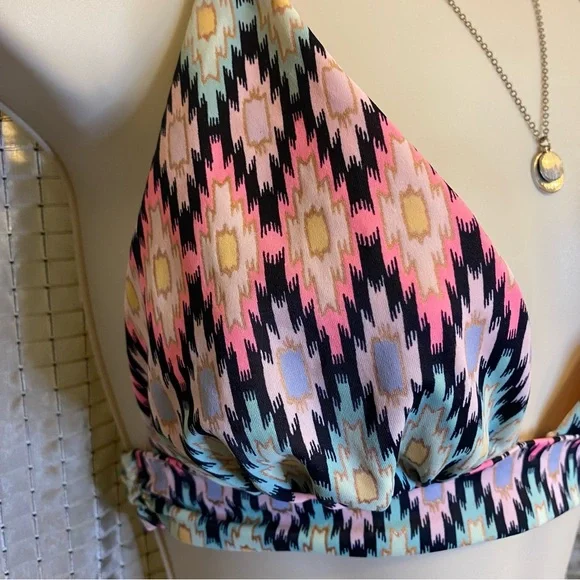 VICTORIA'S SECRET THE PLUNGE HALTER TRIANGLE BIKINI TOP SMALL - Picture 2 of 8